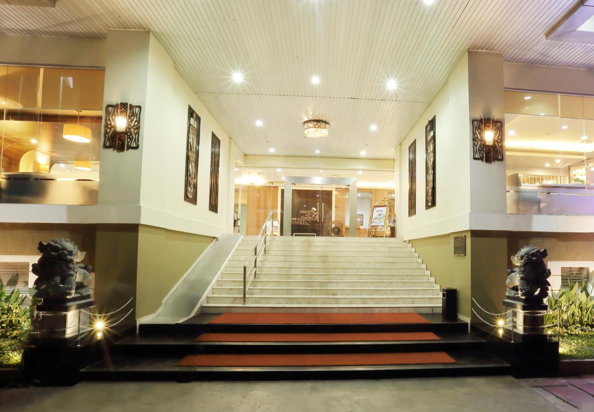 Swiss-Belexpress Jayapura Hotel Exterior foto